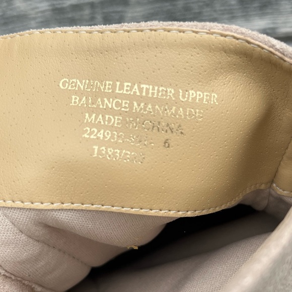 Suede ankle boot. - Picture 4 of 6